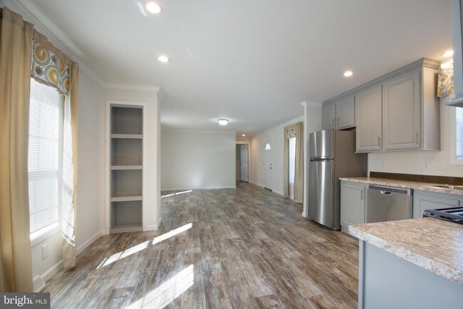 Photo - 162 Carnation Dr