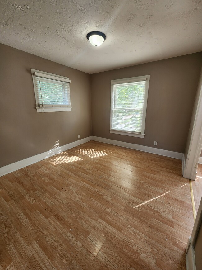 Photo - 4442 Knox St