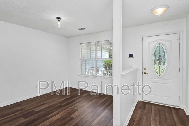 Photo - 212 Brookstone Way