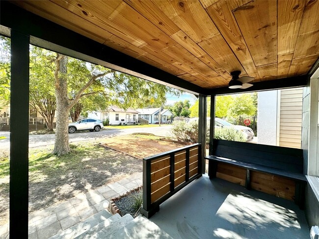 Photo - 1018 Dunbar St