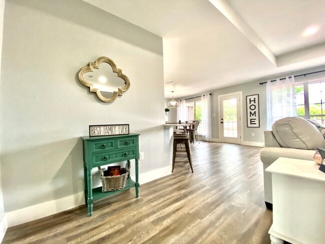 110 Honeysuckle Ct