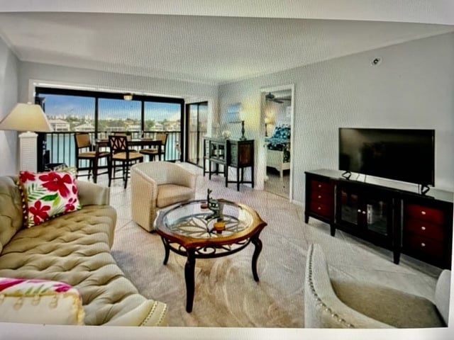 Living Room - 271 Southbay Dr Unit # 152