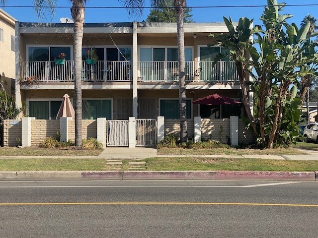 Moorpark Apartments - Moorpark Apartments