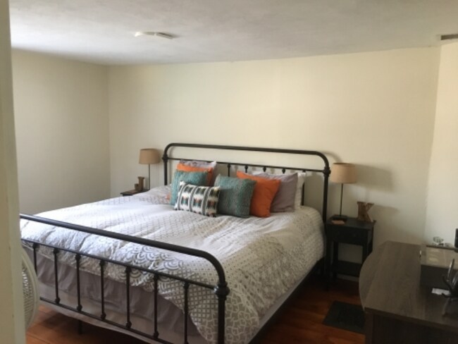 Photo - 168 River Rd