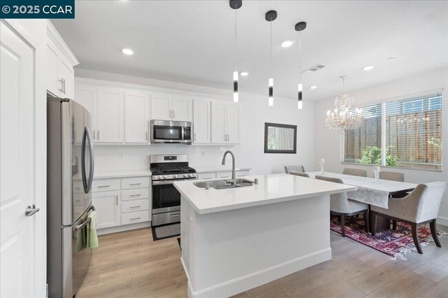 Photo - 300 Hideaway Ln