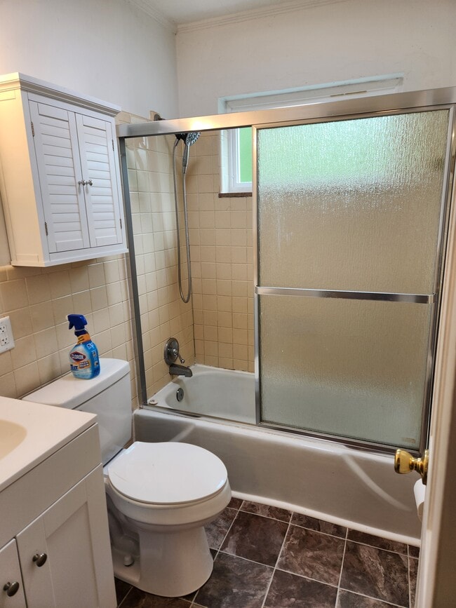 Photo - 408 Guille St