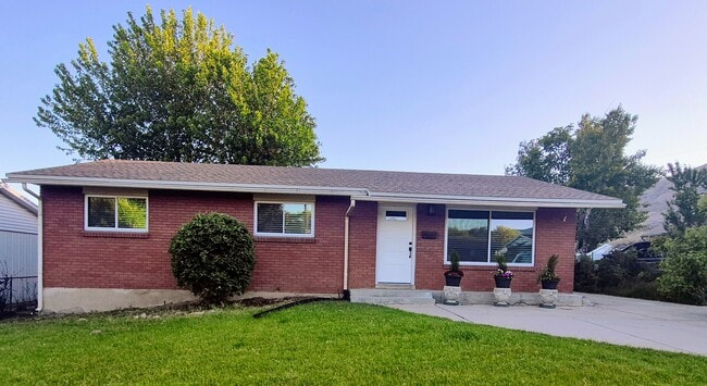 Building Photo - 263 E 1350 N