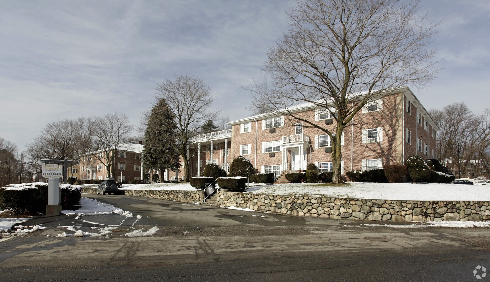 Country Club Place Apartments - Country Club Place Apartments