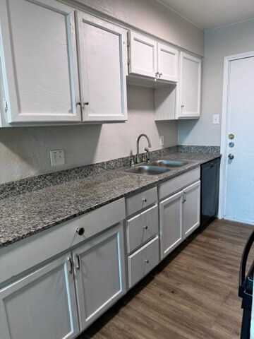 Photo - 1533 Industrial Dr E Unit 127