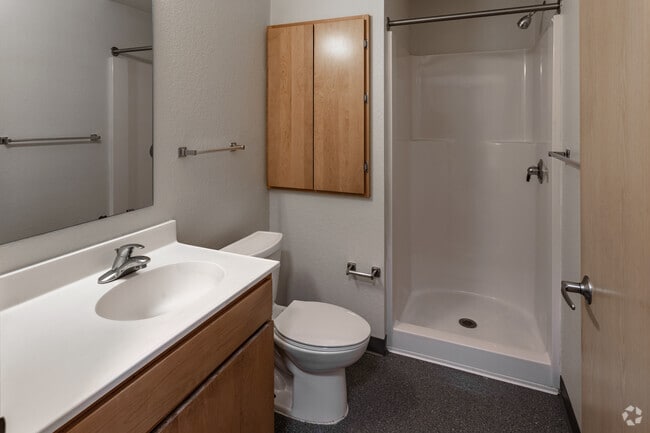 3BR, 2BA - 1,139SF - Primary Bathroom