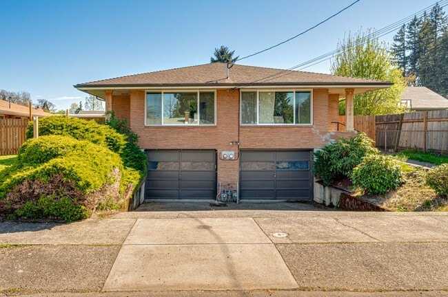 Photo - 634 NE 19th Ave