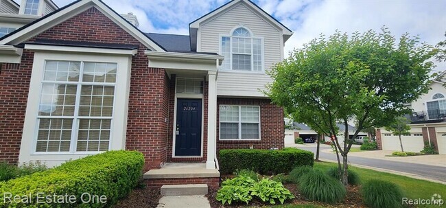 Building Photo - Spacious Condominium