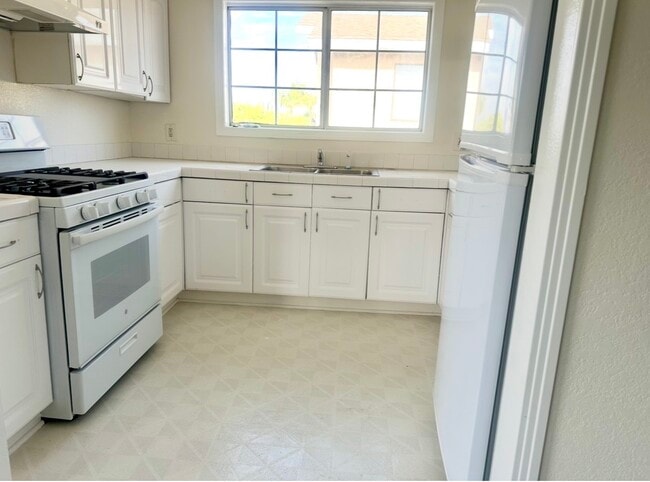 2326 Hauser Blvd Unidad 2326 Hauser Blvd