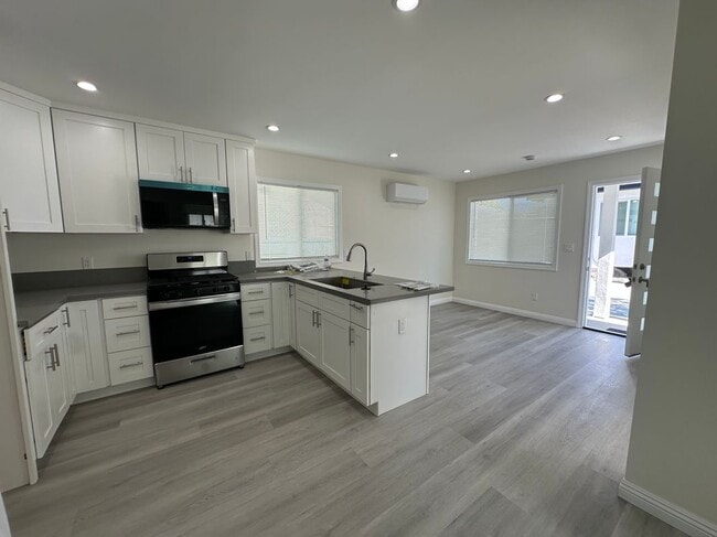 Photo - 8153 San Juan Ave