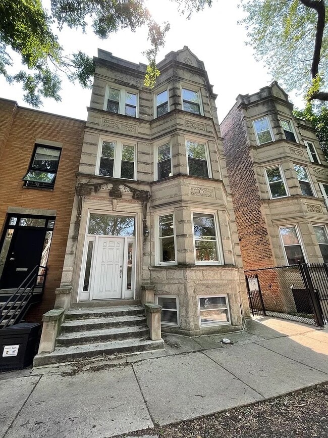 Building Photo - 2649 W Thomas St Rental