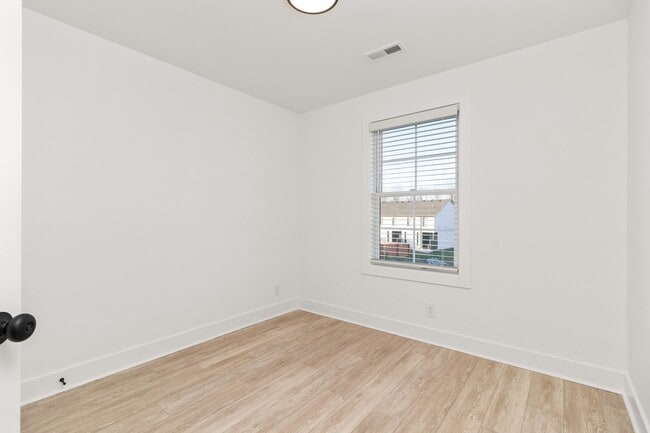Photo - 541 Bellamy Ln