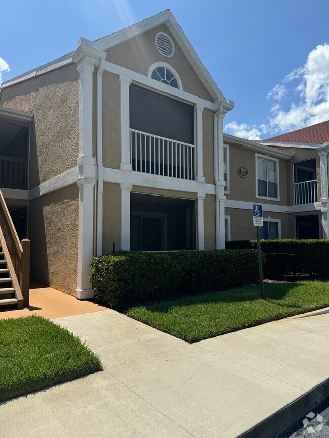 Building Photo - 1/1 condo in New Tampa gated community on ...