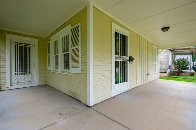 Photo - 3710 W Capitol Ave