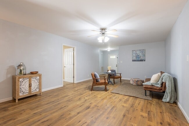 Photo - 356 Andrew Dr