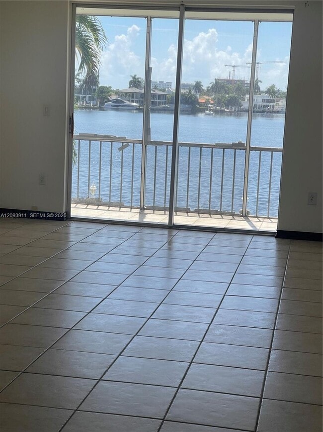Photo - 3010 Marcos Dr Unit R205