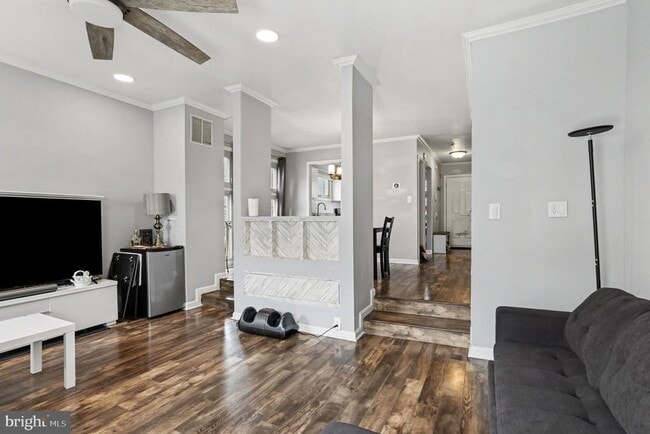 Photo - 216 Scott St