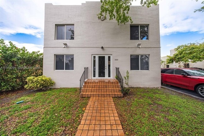 Photo - 1853 SW 17th St Unit 3