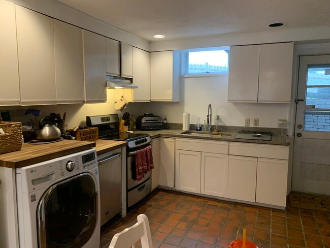 Photo - 11 Bridge St Unidad Apartment b