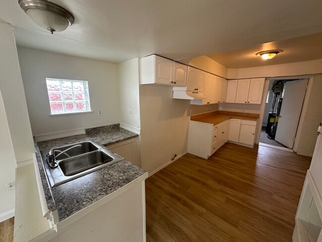 Photo - 7553 Orchard Ave