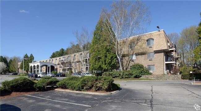Building Photo - 65 Oaklawn Ave Unit 65-208 Rental