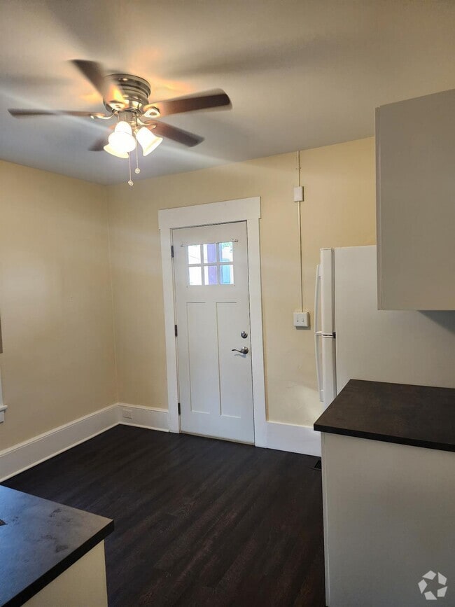 Building Photo - 114 E Main St Unit 2 Rental