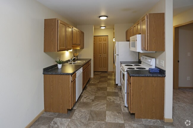 2BR, 1BA - 1,025 SF