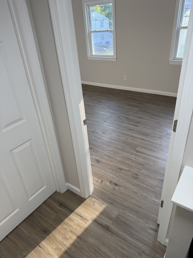 Building Photo - 84 Higbie Dr