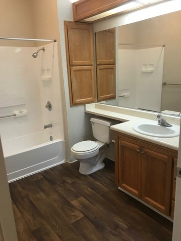 Lakeview Garden Apartments