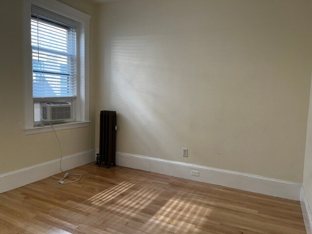 Photo - 12 Royce Rd Unit 4