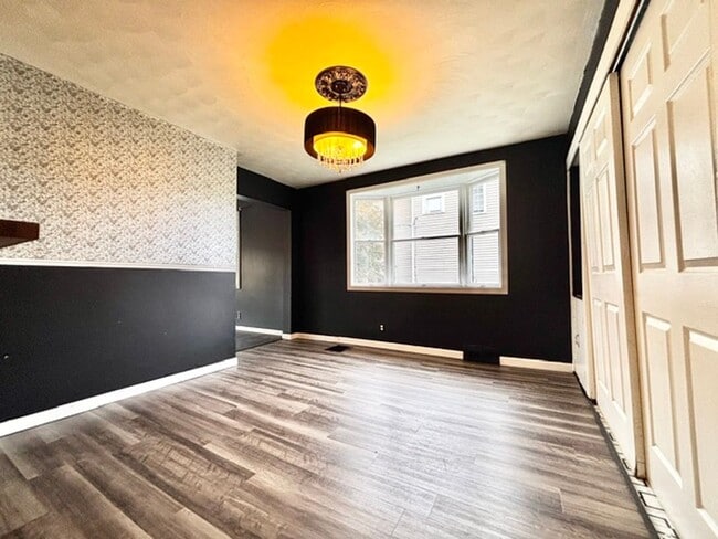 Photo - 611 Green St
