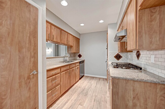 Photo - 5806 Chrystell Ln