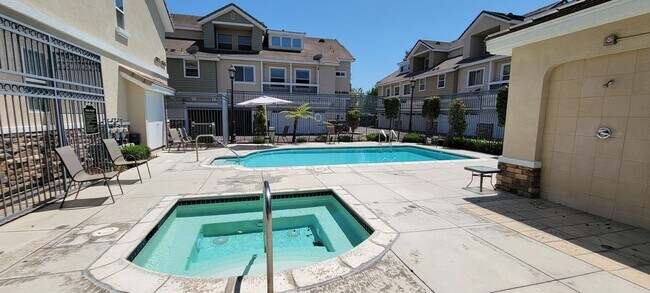 4841 Sapphire Way