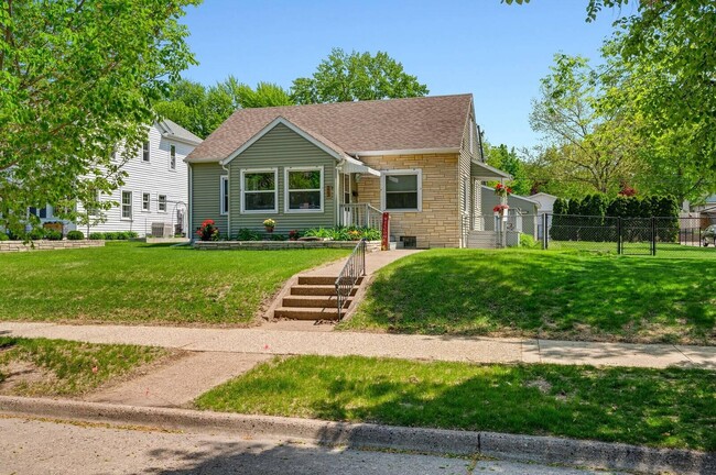 Photo - 232 22nd St N