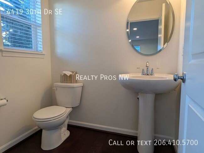 Photo - 4419 30th Dr SE