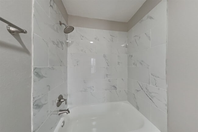 Building Photo - 11950 Rolling Stream Dr