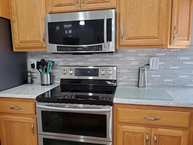 Photo - 131 17th Ave E