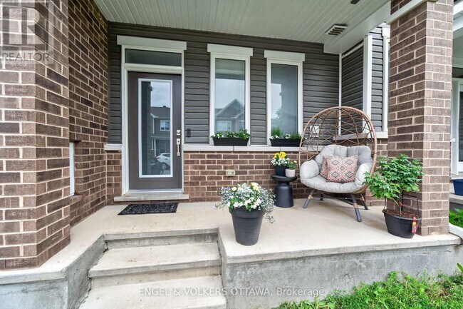 Photo - 33 Focality Cres