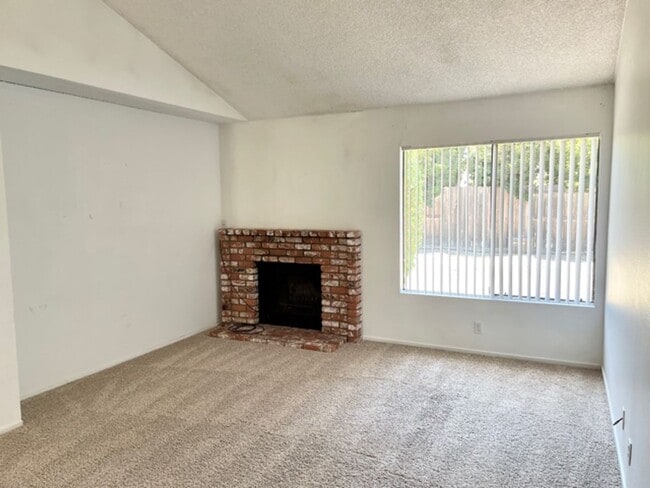 Photo - SLO 4 Bedroom, 2 Bath in Laguna Lake