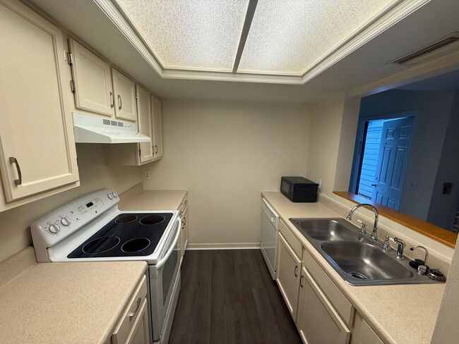 Photo - 3 Bedroom Backing up to San Felasco Hammock