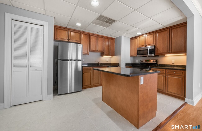 Building Photo - 720 Mix Ave Unit 303