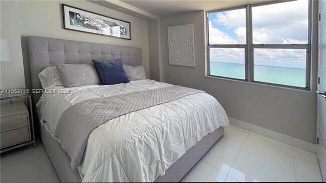 Photo - 5701 Collins Ave Unidad 5701 Collins Ave appt 1221