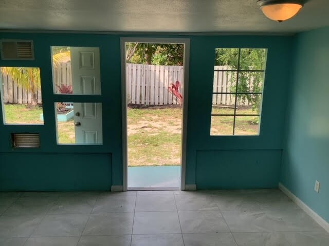 Photo - 180 Richards Rd