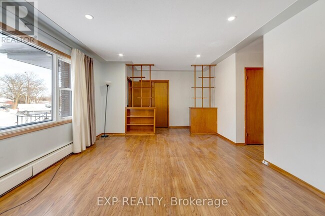 Photo - 1023 Eagle Dr Unité Main