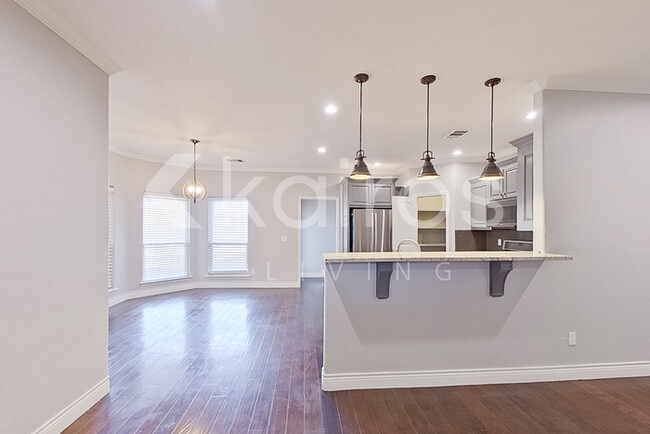 Photo - 7307 Albany Dr