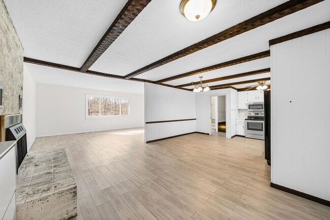 Building Photo - 3 Bedroom 2 Bath Country Home For Rent in Dover!